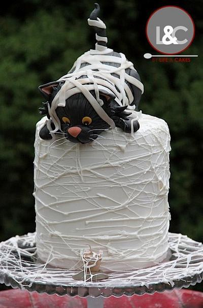 Mummy black cat birthday cake ... it's almost halloween - Cake by Laura