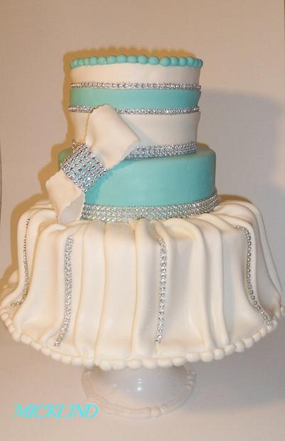 AN ELEGANT  TURQUOISE WEDDING CAKE - Cake by Linda