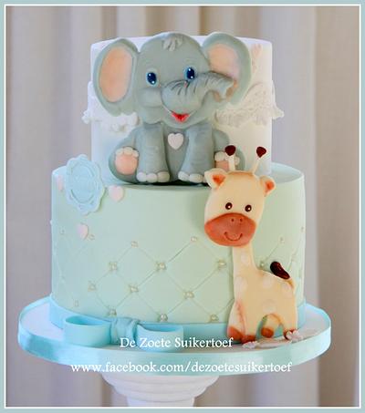 babyshower boy, modeling chocolate giraffe & elephant - Cake by De Zoete Suikertoef