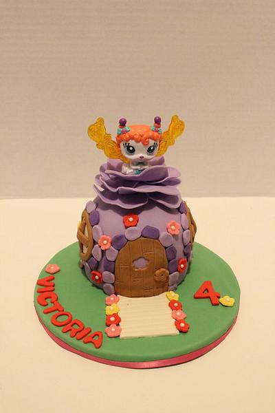Littlest Pet Shop Cake & Cuppies  - Cake by Antonella