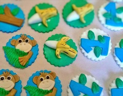 monkey cupcake toppers - Cake by  Pink Ann's Cakes