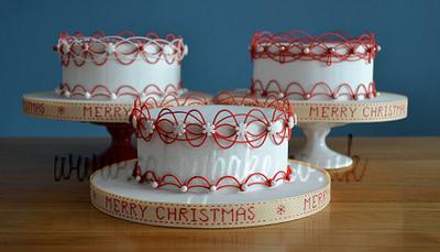 Christmas Royal Icing Stringwork Cakes - Cake by CakeyBake (Kirsty Low)