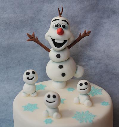 Olaf with his baby's ❤ - Cake by Petra