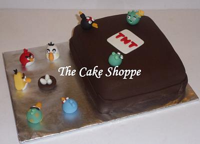 Angry Birds cake - Cake by THE CAKE SHOPPE