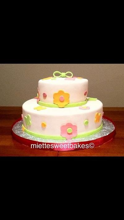 Girly Birthday cake - Cake by miettesweets