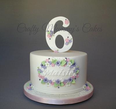 Pretty Floral Cake - Cake by CraftyMummysCakes (Tracy-Anne)