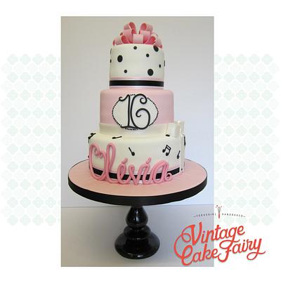 Pretty 'Sweet 16' - Cake by Vintage Cake Fairy