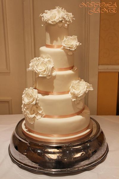 Wedding Cake - Cake by nicola thompson