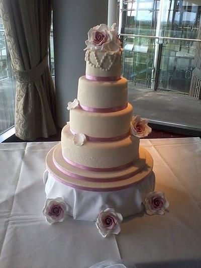 Vintage Wedding Cake - Cake by PJK