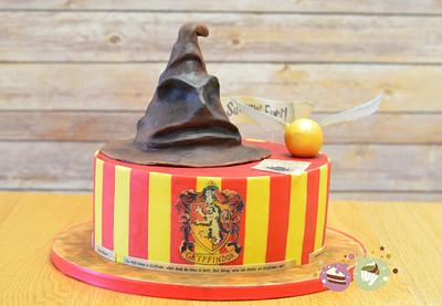 Harry Potter Gryffindor sorting hat cake - Cake by KS Cake Design