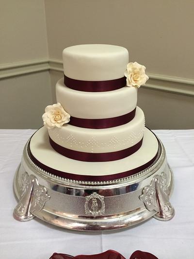 Ivory & burgundy cake  - Cake by Danielle