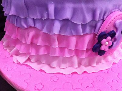 FIRST RUFFLES!! - Cake by Sublime Cake Creations