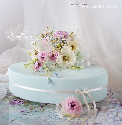 Delicate Cake with Wafer-Paper Bouquet  - Cake by Ludmilla Gruslak