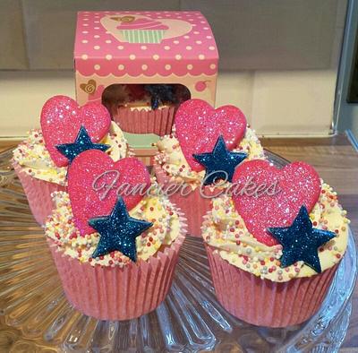 Hollywood cupcakes - Cake by Fancier Cakes