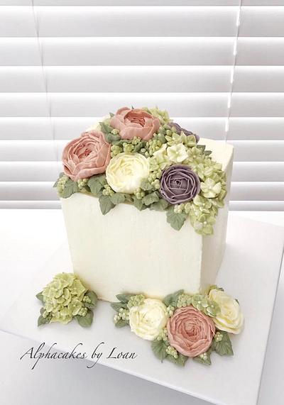 Flower Cake - Cake by AlphacakesbyLoan 