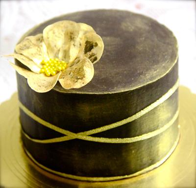 Anniversary Gold - Cake by Sugar Stories