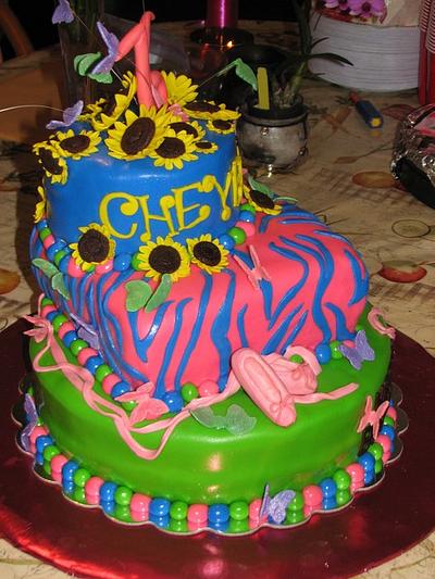Cheyenne's Sweet 16 - Cake by Lizzie