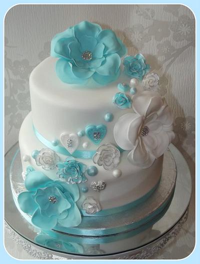 Fantasy flower cake - Cake by Hayley