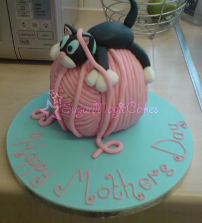 Kitty Cotton Wool - Cake by SugarMagicCakes (Christine)