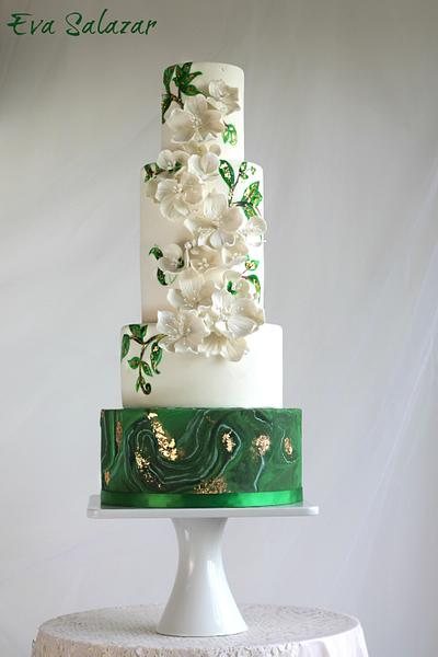 White and Green Malaquita Wedding Cake - Cake by Eva Salazar 