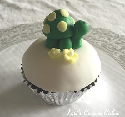 Turtle Cupcakes  - Cake by Lori Mahoney (Lori's Custom Cakes) 