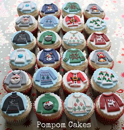 Christmas sweater cupcakes - Cake by PompomCakes