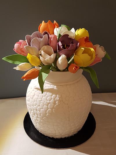 Colorful tulips - Cake by iratorte