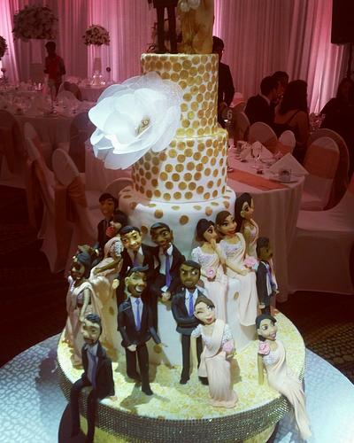 Wedding cake with figurines - Cake by Savyscakes