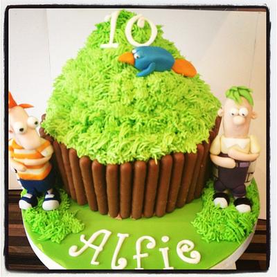 Phineas and Ferb Giant Cupcake - Cake by Gill Earle