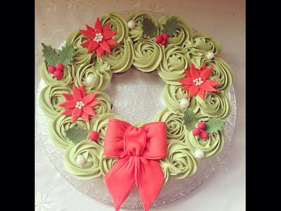 Mini cupcake wreath  - Cake by nikki 