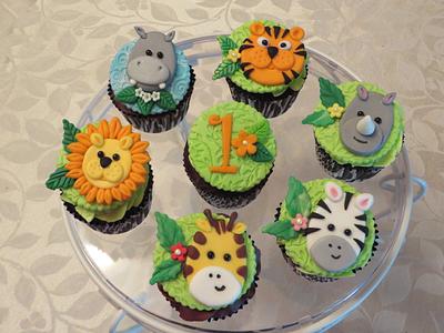 Jungle Cupcakes for my Granddaughter's 1st Birthday!   - Cake by Ellie1985