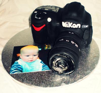 Camera cake  - Cake by Time for Tiffin 
