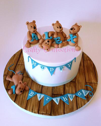 Teddies 1st birthday cake - Cake by Craftyconfections