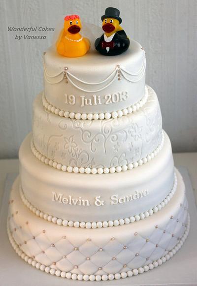White wedding cake - Cake by Vanessa