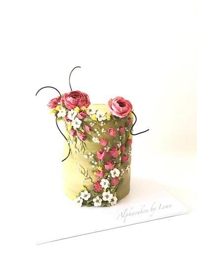 Flower Cake. - Cake by AlphacakesbyLoan 
