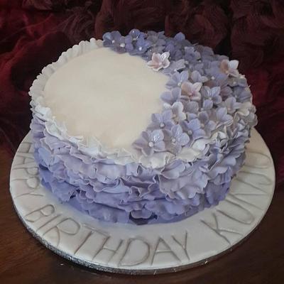 Purple ruffles - Cake by Youmna