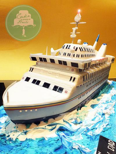 Cruise Ship - Cake by Nicholas Ang