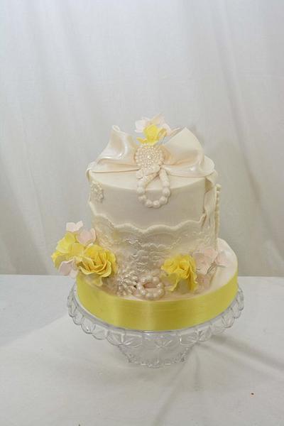 Vintage in Yellow and White - Cake by Sugarpixy