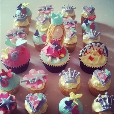 Princess & Pretty things Cupcakes - Cake by LREAN