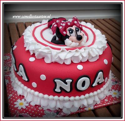 Minnie Mousse cake with ruffles - Cake by Sam & Nel's Taarten