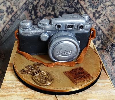 1950s Leica Camera Topper - Cake by Fifi's Cakes