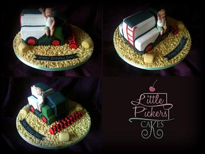 Combine harvester cake - Cake by little pickers cakes