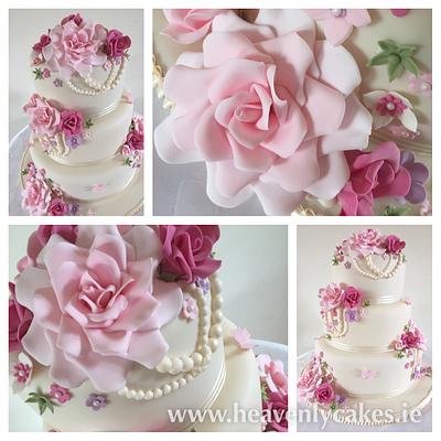 Vintage Sugar Flowers & Pearls - Cake by LouiseHeavenlyCakes