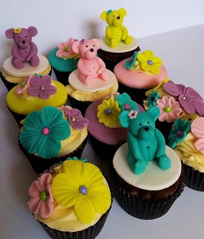 Bear Cupcakes - Cake by Sarah Poole