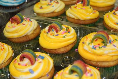 Rainbow cupcakes - Cake by Nancys Fancys Cakes & Catering (Nancy Goolsby)