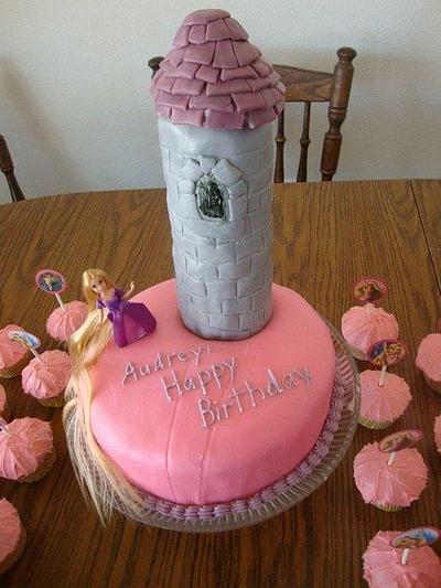 Rapunzel Cake - Cake by StephS