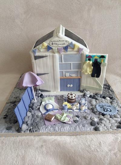 British sea side beach hut  - Cake by Andrea 
