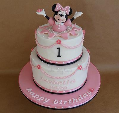 Minnie Mouse Cake - Cake by Julia Hardy