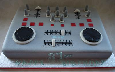 Mixing Deck Cake, 21st Birthday - October 2011 - Cake by Cakes by Ade