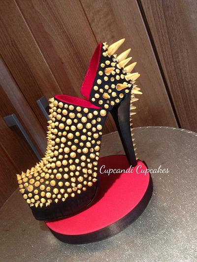 Gumpaste shoe  - Cake by Cupcandi Cupcakes